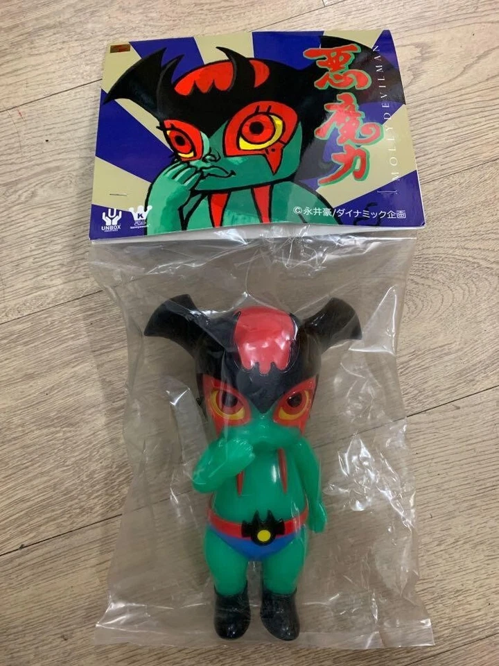 Unbox indistries x Molly Devilman 软乙烯 Mazinger Z 公仔 sofubi GID 发光 — 第 1/1 张图片