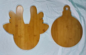 2 tablas de cortar o servir de bambú de Navidad - bulbo y reno de 13 pulgadas de largo - Imagen 1 de 3