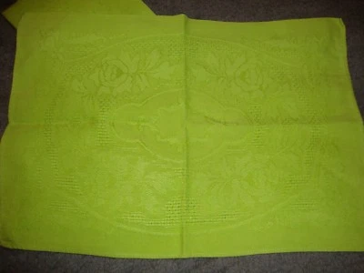 VINTAGE Lot (2) Lime Green Floral Fabric Napkins Table Linens 16" x 11"      C10 - Image 1 of 3