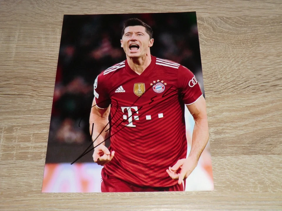 Robert Lewandowski Autogrammfoto Original signiert Autogramm Foto - Bild 1 von 1