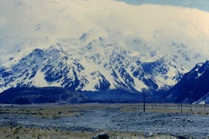 VINTAGE 1968 NEW ZEALAND FAMILY 35MM COLOUR SLIDES X 10(B)-FREE POSTAGE - Foto 1 di 10