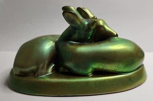 Hungarian Zsolnay Eosin Ceramic Figure of Resting Deer - Circa 1920-1940 - Picture 1 of 6