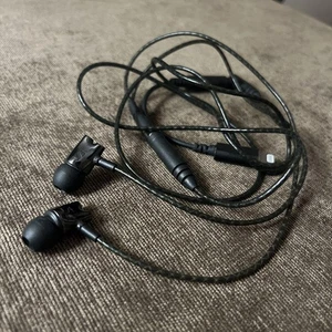 Sennheiser IE 800 Wired Earphones with Lightning Adapter - Picture 1 of 4