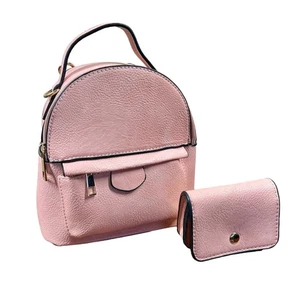 Rosa Rucksack Style aus Rindsleder mit Umhängegurt in Rosa Farbe - Bild 1 von 15