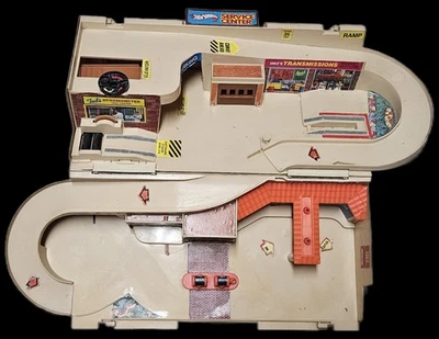 Vtg. Hot Wheels Service Center Sto-N-Go Car Wash (Missing Legs) Playset 1979 - Image 1 of 4