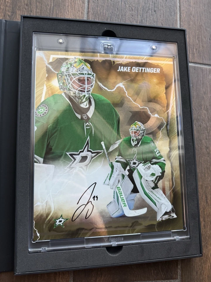 2024-25 Fanatics Emanate NHL Jake Oettinger Firmado Automáticamente Dallas Estrellas Oro/50 Foto 1 de 4
