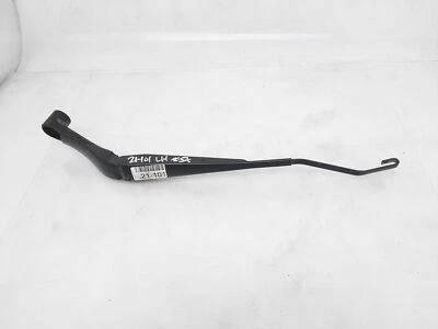 2018-2022 Chevrolet Equinox Left Driver Windshield Wiper Arm 84660019 - Image 1 of 4