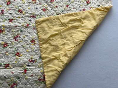 Manta bebé vintage hecha a mano hilo atado amarillo guinga diseño niño y niña 41x41 Foto 1 de 4