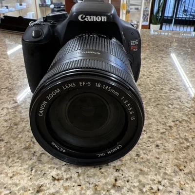 Kit de cámara Canon EOS Rebel T3i DSLR con lente de 18-55 mm y 18-135 mm Foto 1 de 4