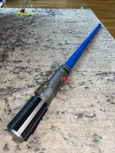 Vintage Blue Lightsaber Star Wars 2004 Hasbro Anakin Skywalker FLICK OUT LFL - Picture 1 of 4