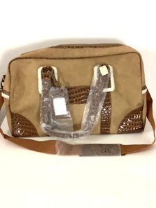 BATH & BODY WORKS TRAVEL OVERNIGHT TOTE GYM DUFFEL BAG HANDLES & SHOULDER STRAP - Picture 1 of 8