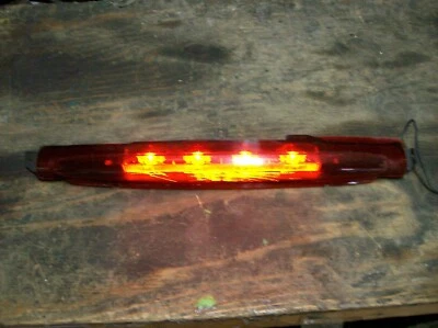 04-07 BUICK RAINIER OEM 3RD THIRD BRAKE LIGHT LIFT GATE UPPER LAMP HIGH MOUNT - Image 1 of 4