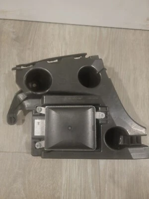 Soporte guía de retención del parachoques trasero izquierdo Audi A6, S6, RS6 2012-2018 + radar de punto ciego Foto 1 de 4