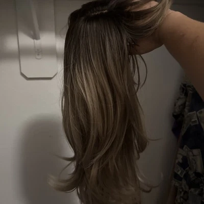 Peluca ondulada Balayage pelo largo rubio con tapas de peluca incluidas Foto 1 de 2