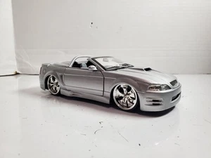 Jada DubCity 1:24 2002 Silver Ford Mustang Die-Cast - Spinners - Picture 1 of 12