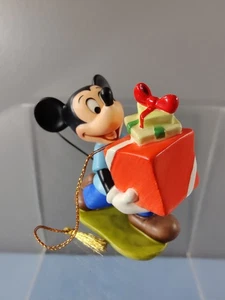 1995 MICKEY PRESENTS FOR MY PALS DISNEY CLASSICS COLLECTION HOLIDAY ORNAMENT - Picture 1 of 7