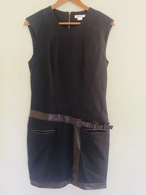 Vestido Helmut Lang Pequeño Negro Mezcla Lana Virgen. Detalle de piel de cordero. Talla 4.  Foto 1 de 4