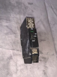 GE General Electric E11592-D 20 A 277/120 VAC 125 VDC 1 Pole Circuit Breaker - Picture 1 of 3