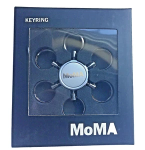 Llavero con logotipo del MoMa 6 llaveros individuales anillo recuerdo coleccionable - Imagen 1 de 5