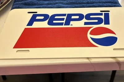 Etiqueta de coche Pepsi de plástico pesado Foto 1 de 3
