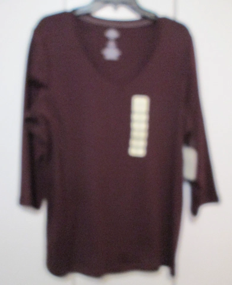 Camiseta St. John's Bay Feminina Decote V Manga 3/4 Macia-Bold Borgonha-Tamanho XXL - Imagem 1 de 4