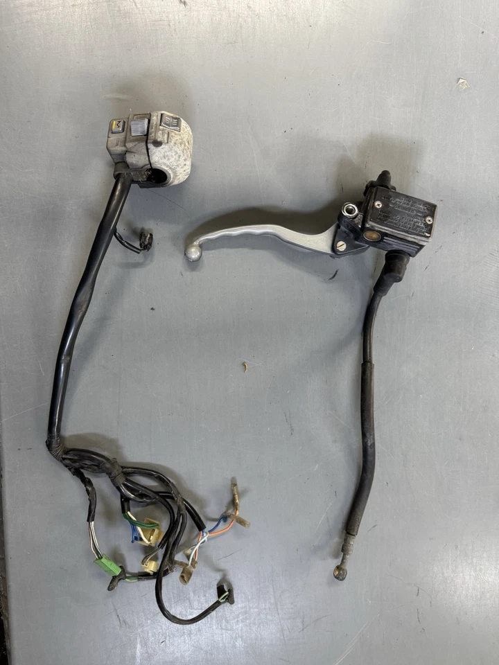 Honda CB650SC Nighthawk 1983 freno delantero cilindro maestro y palanca y controles Foto 1 de 1