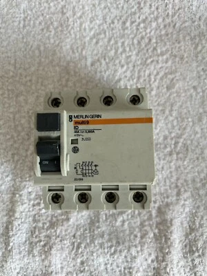 Interrupteur Différentiel 40Amp. 380 Volts Merlin Gerin - Photo 1/4