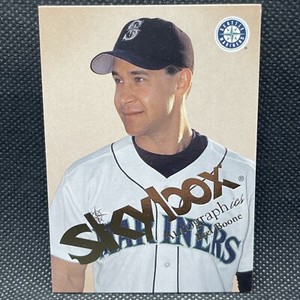 2004 Fleer Skybox Autographics Bret Boone #21 Seattle Mariners Baseball Card