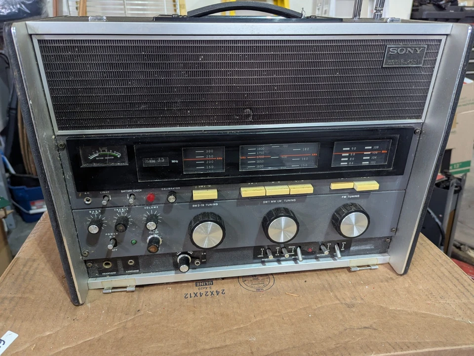 Receptor Transoceánico Multibanda Sony CRF-230 23 RARO De Colección FUNCIONA Foto 1 de 4
