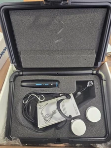 Shure Beta 53 wireless microphone with travel case - Picture 1 of 3