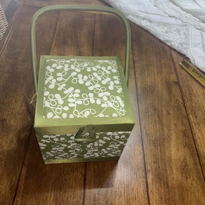 复古 80 年代 90 年代花卉织物存储珠宝盒浪漫小屋草原 — 第 1/4 张图片