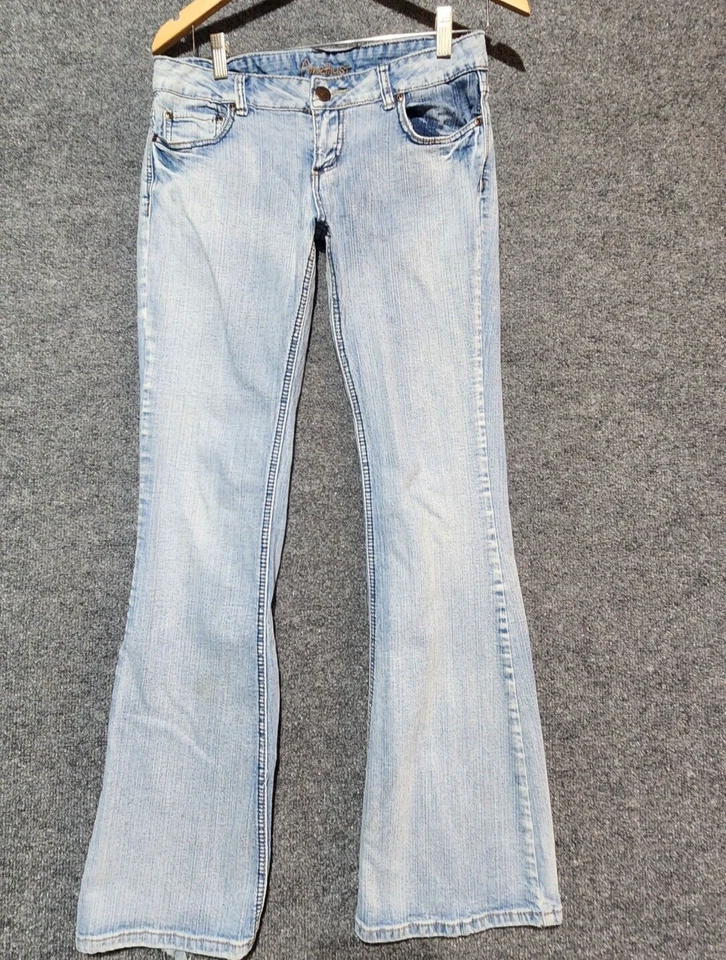 Pantalones de mezclilla para mujer Amathyst regulares 7 Foto 1 de 4