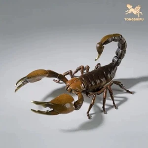 10" China Pure Bronze Painted Hand-carved 独甲一方 Lifelike Scorpion Statue - Picture 1 of 10