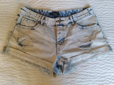 Pantalones cortos de jean Forever 21 Destroyed lavado ácido claro botón mosca talla 29 Foto 1 de 4