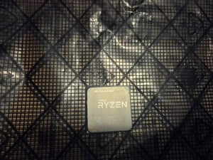 AMD Ryzen 5 1600 6 Core 12 Thread 3.20 GHz AM4 Desktop CPU - Bild 1 von 2