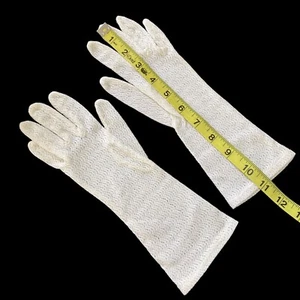 Vintage Women's Gloves White Nylon Stretch Lace Rockabilly VLV - Picture 1 of 5