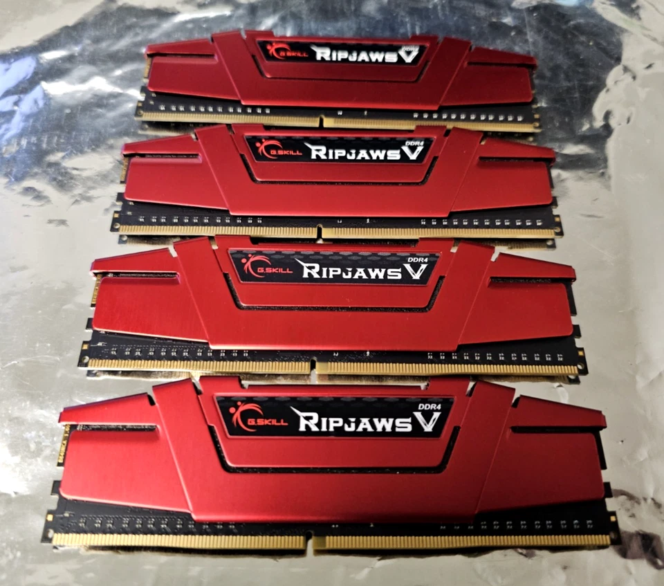 16GB (4x4GB) G.SKILL RIP JAWS  V F4-2400C 15S-4GVR DDR4-2400 4Gx1 Desktop Memory - Image 1 of 4