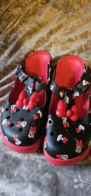 Crocs Minnie Mouse para mujer talla 9 Foto 1 de 4