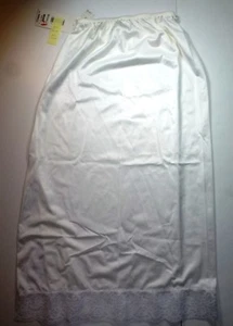 *NWT* SEARS PEARL WHITE SKIRTS OUTLINE WITH LACE SIZE SMALL M132 - Bild 1 von 3