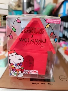 Wet n Wild Peanuts Snoopy’s Dog House Makeup Sponge Case, Limited Edition, NIB - Picture 1 of 3