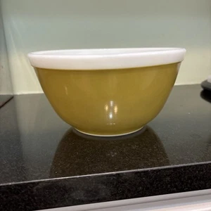 Vintage Pyrex Nesting Mixing Bowl Americana Fall #402 Verde Green Avocado 1.5 Q - Picture 1 of 7