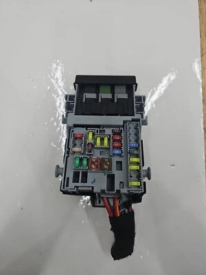 2011 Chevrolet Cruze A/T Interior Under Dash Fuse Box Relay Junction 13222786 - Image 1 of 4
