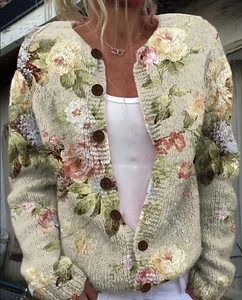 WEICHER & SCHÖNER CARDIGAN PULLOVER MIT BLUMENDRUCK UND KNÖPFEN UND RUNDHALSAUSSCHNITT WMNS PLUS 22 NEU IN VERPACKUNG! - Bild 1 von 8