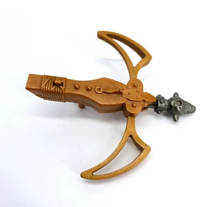 VINTAGE HASBRO 1998 PICCOLI SOLDATINI GORGONITE ARCIERE ACCESSORIO BALESTRA E FRECCIA-HTF - Foto 1 di 10