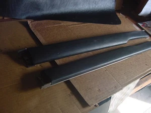 2 VG Used Door Capping Top Rails MGB Roadster 77-80 Black + Vinyl pc to recover - Picture 1 of 5
