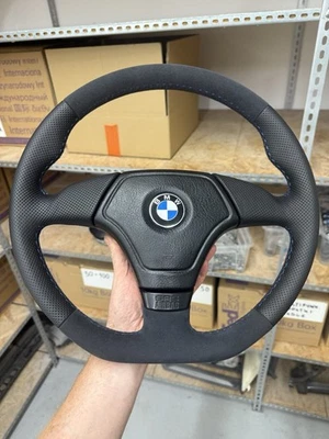 Volante deportivo BMW E36 Alcantara Z3 E34 E39 M3 M5 Mtechnic triángulo personalizado Foto 1 de 4