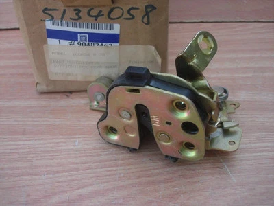 Door Lock Rear Right for Opel Vauxhall Corsa B 90482462 OEM - Image 1 of 4