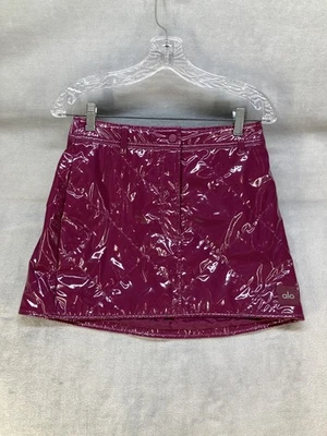 Minifalda acolchada Alo Yoga Snomoto Puffer Pull On Wild Berry talla M Foto 1 de 4