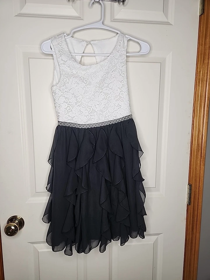 Girls 12 Speechless Formal Dress Black & White - Image 1 of 4