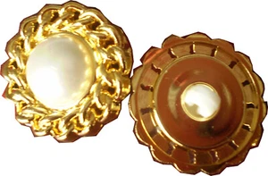 Schmuck Knopf Kunststoff metallisiert golden Mitte perliert wachsweiss кнопка  - Picture 1 of 2